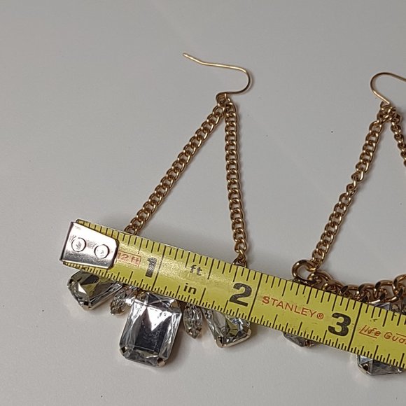 Very Pretty Gold Tone Metal And Clear Plastic Earrings - Picture 11 of 16